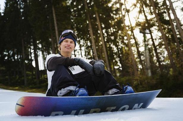 

Roztrhl si slezinu a ledvinu, už ale zase bojuje o bednu. Strach nemám, líčí snowboardista Hroneš

