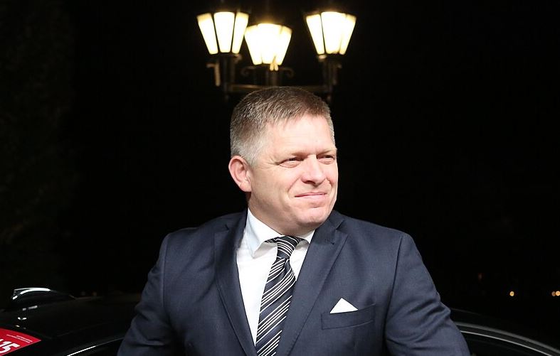 Fico varoval Slováky před plánem na státní převrat. Sepsala to umělá inteligence, smějí se autoři