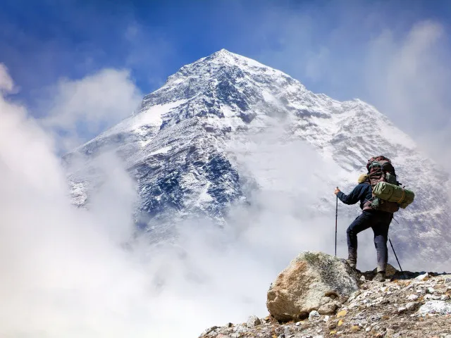 Nepál zvýší poplatky. Výstup na Mount Everest v sezóně bude nově stát 362 tisíc korun