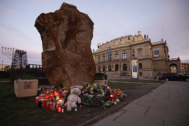 Poslanci projednají zprávu vyšetřovací komise ke střelbě na fakultě