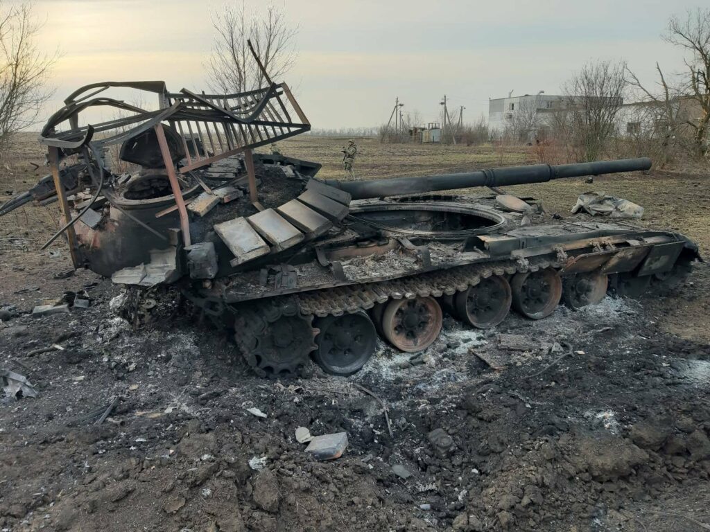 VIDEO: Ohnivé peklo v Kurské oblasti. Javeliny opět v akci proti ruským tankům