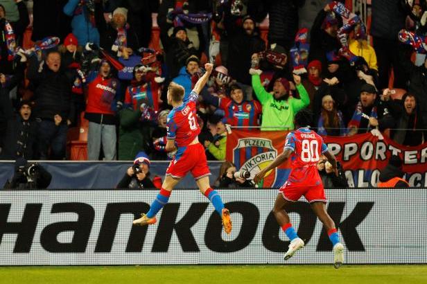 

Start i atmosféra na výbornou. Nastavení v týmu bylo v hlavě po celých 90 minut, potvrdil Červ

