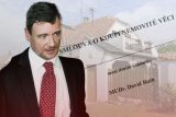 Rath prodal v tichosti polovinu domu ve Zbuzanech. Bydlí v něm jeho bratr, ten o prodeji nevěděl