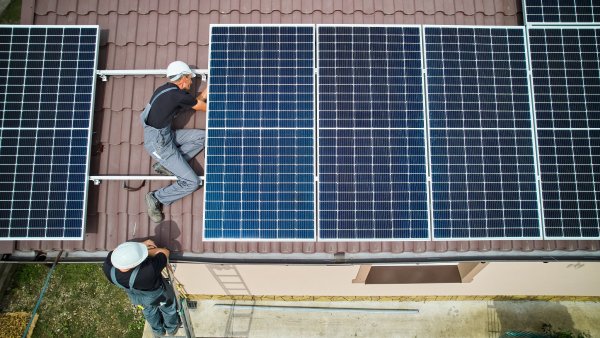 Jak se nakonec změní dotace na domácí fotovoltaiku. Nově budou víc motivovat ke sdílení elektřiny