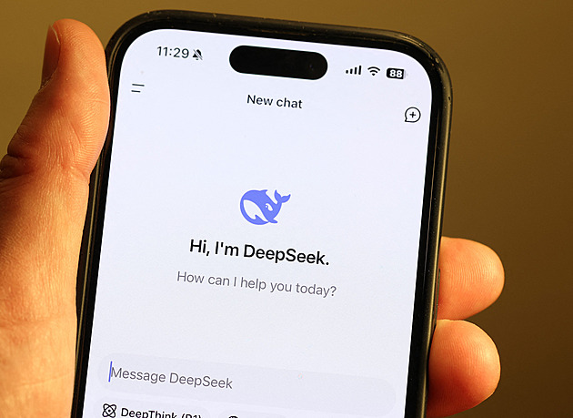 Šokovala USA, teď čínská AI DeepSeek čelí pokračujícímu kybernetickému útoku