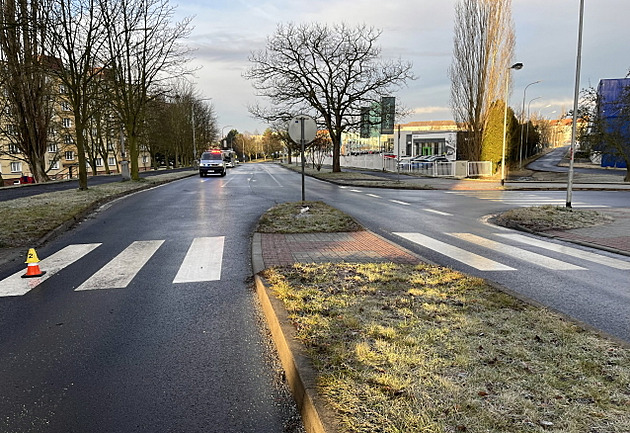 Řidič na přechodu smetl sedmiletého chlapce. Policisté hledají svědky