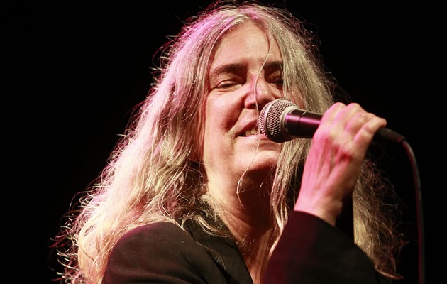 Zpěvačka Patti Smith zkolabovala na koncertě v Brazílii