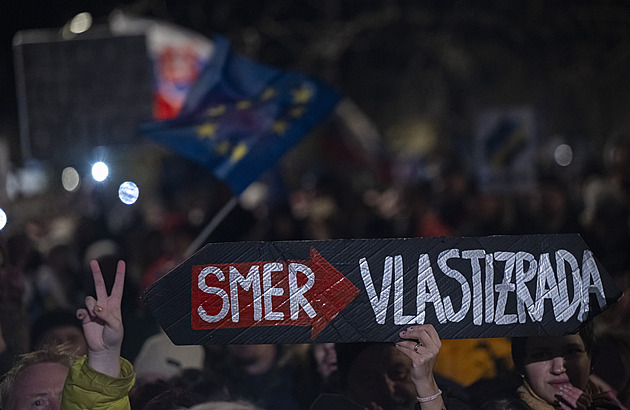 Dost bylo Fica! Proevropské demonstrace na Slovensku pokračují