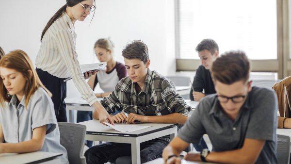 Víme, na jaké školy se hlásí nejchytřejší děti. Kolik bodů je potřeba k přijetí na tu vaši?