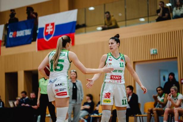 

ŽIVĚ: Finále Česko-slovenského poháru basketbalistek KP Brno – Piešťanské Čajky

