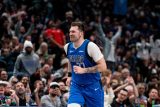 Hvězdná výměna v NBA. Dončić posílí Los Angeles Lakers, pivot Davis míří do Dallasu