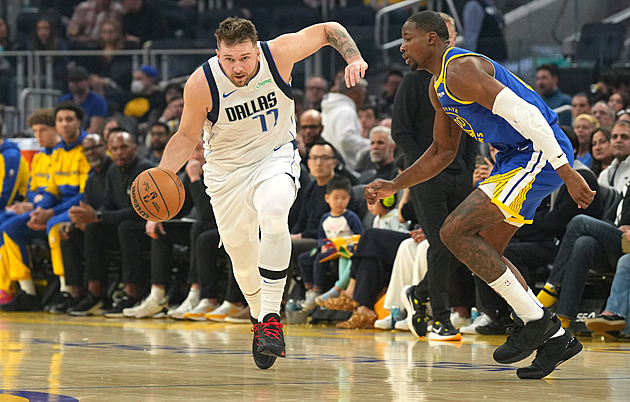 Hvězdná výměna v NBA. Dončič míří za Jamesem do Lakers, Dallas získal Davise