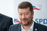 Okamura nepřijde na výbor, který bude řešit jeho vydání ke stíhání. Odmítá obhajovat kampaň SPD