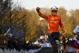 Van der Poel ujel všem a stal se posedmé mistrem světa v cyklokrosu, Boroš obsadil 24. příčku