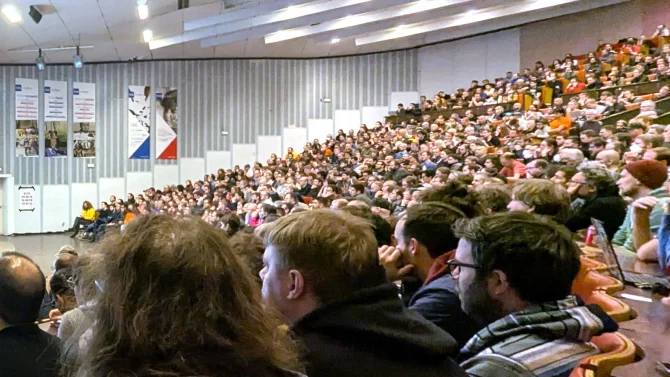 FOSDEM 2025 v obrazech: největší setkání open-source nadšenců v Evropě