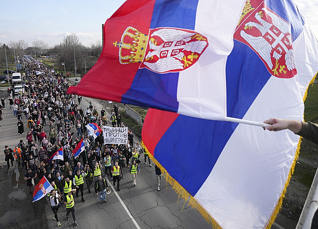 Obrat v protestech v Srbsku živě. Státní televize přestala stranit prezidentovi