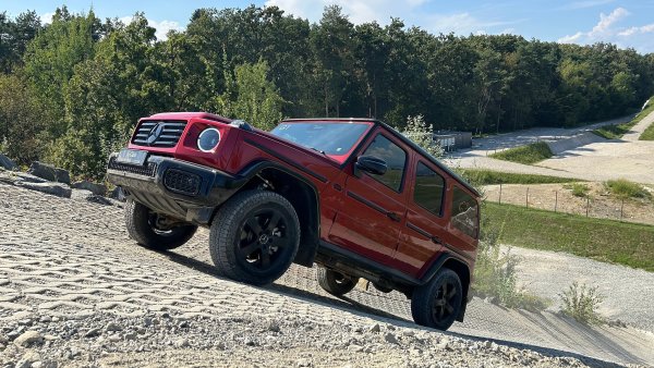 Fanfáry pro Mercedes-Benz třídy G. Luxusní off-road se stal českým autem roku, těsně překonal Škodu Kodiaq