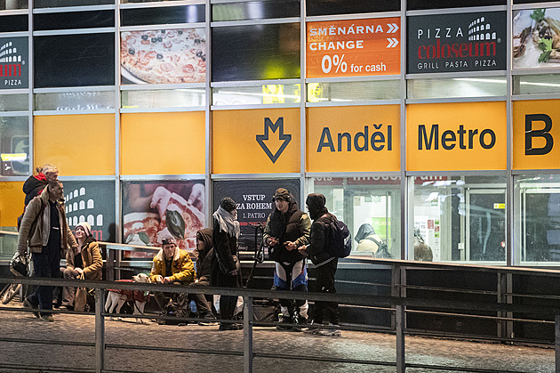 „Je to tu peklo.“ Dva dny s narkomany na Andělu, drogovém epicentru Česka