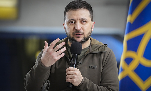 Místo vstupu do NATO se spokojíme s jadernými zbraněmi, řekl Zelenskyj