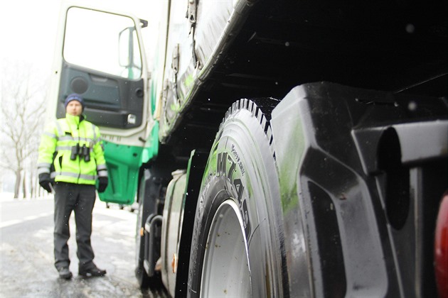 Osmnáct kaucí za jediný týden. Policisté vybrali od řidičů na D1 milion korun