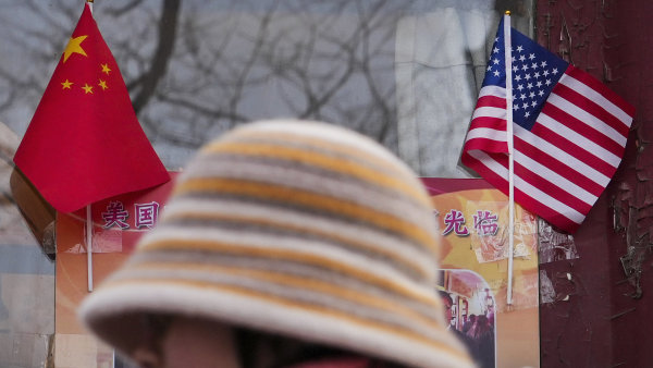 Ve Spojených státech začala platit zvýšená cla na dovoz z Číny. Peking vrací úder, zaútočil na Google