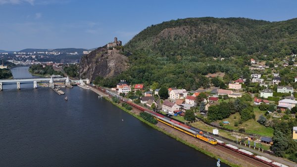 Tendr na opravu nejvýdělečnější trati v Česku jde do finále. Náklady bobtnají, změna může potrápit některé dopravce