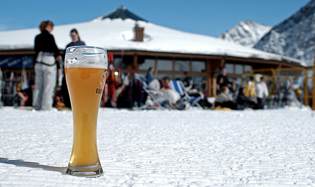 Alkohol je na mnoha alpských sjezdovkách tabu. A někde i rychlá jízda