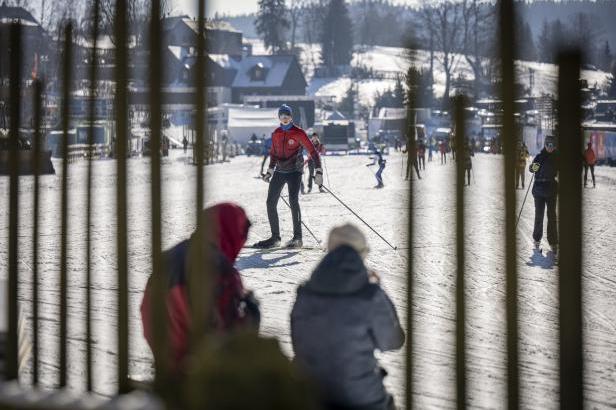 

Kateřina Neumannová prohnala svou dceru Lucii. ČT Jizerskou desítku okusil i šermíř Beran

