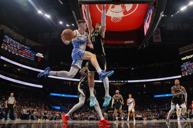 

Krejčí nastartoval Atlantu k obratu proti Bucks a v NBA si připsal druhý double double kariéry

