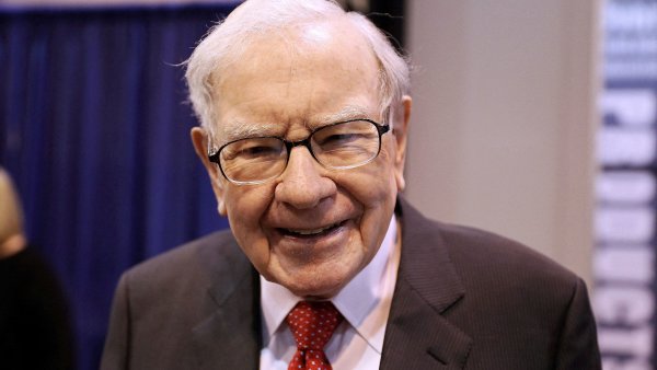 Mladý Warren Buffett počítal vagóny a jel do Disneylandu. Šest příkladů, jak poctivě vybíral své investice