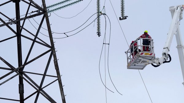 Pobaltské státy přestřihly kabel do Ruska a napojily se na energetickou síť EU