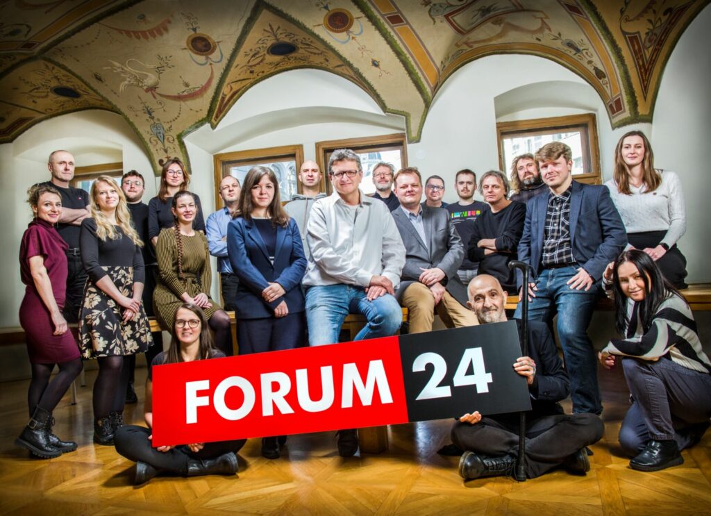 FORUM 24 slaví 10 let. Vydavatelství je v zisku 3,9 milionu a má nové autory