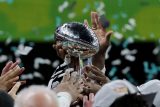 Ikonický Super Bowl sledoval poprvé ze stadionu prezident. Viděl vítězství Eagles i Lamarovu show