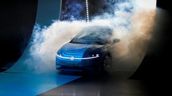 Zrušení zákazu spalováků automobilky vůbec nežádají, ukázalo uzavřené jednání