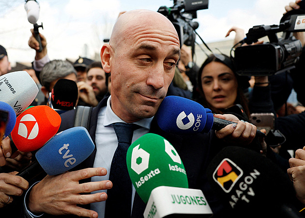 Rubiales vypovídal u soudu: Jsem si jistý, že mi Hermosová polibek dovolila