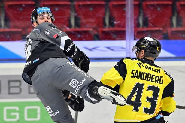 

SOUHRN 44. KOLA: Vary doma zvládly derby s Litvínovem. Výhru nad Pardubicemi si mohl užít Varaďa

