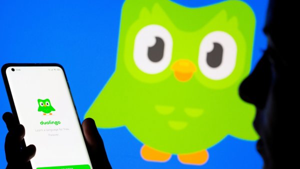 Nejdřív zlomené srdce a teď !? Zelený maskot Duolingo je mrtvý, oznámila firma. Může za tím být raper Drake?