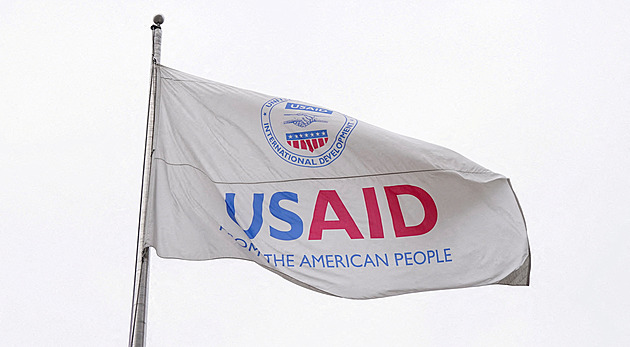 Šéfinspektor USAID varoval před ztrátou kontroly nad miliardami dolarů, Trump ho odvolal