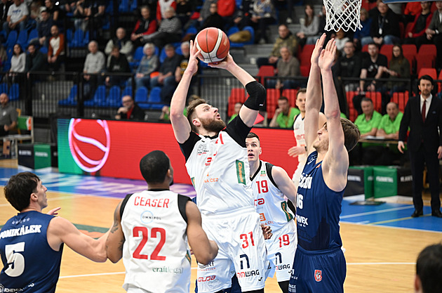 Final 8 Česko-slovenského poháru. Nymburk v Bratislavě útočí na 17. vítězství