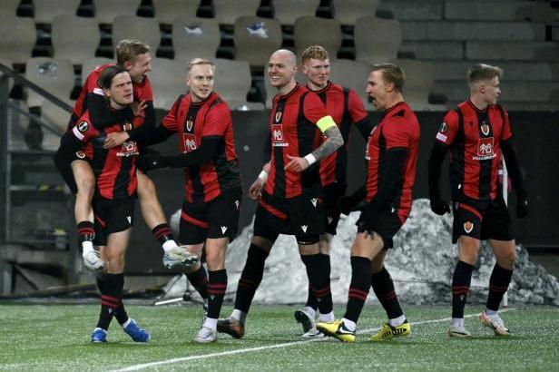 

Překvapení v Konferenční lize. Shamrock uspěl v Molde, Víkingur slaví historickou výhru

