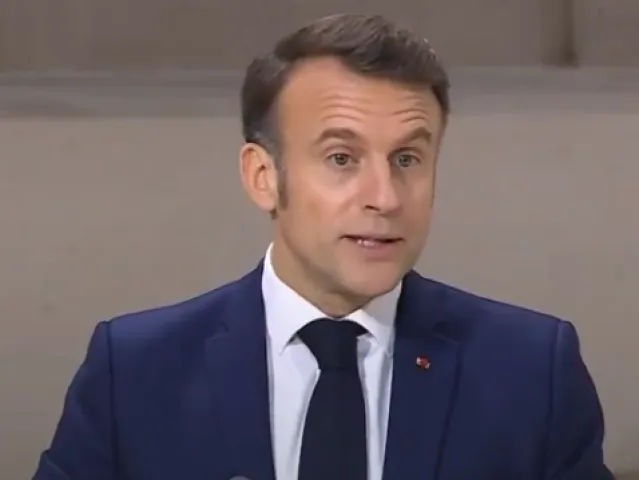 Evropa si musí vybudovat vlastní „svaly,“ prohlásil Macron zasažený Trumpovým „elektrošokem“