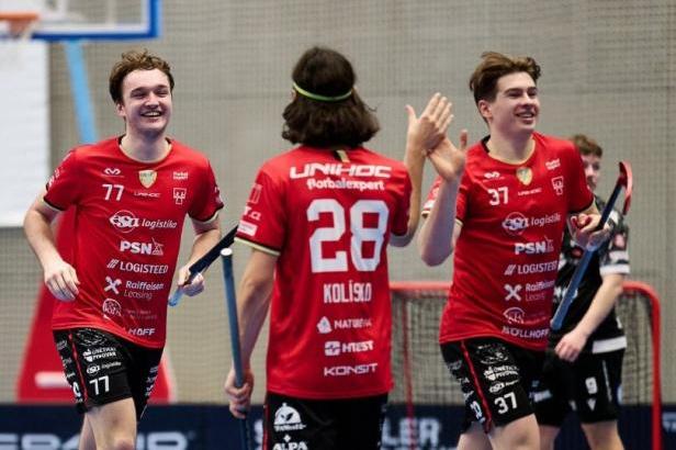 

ŽIVĚ: Superliga florbalistů Střešovice – Vítkovice

