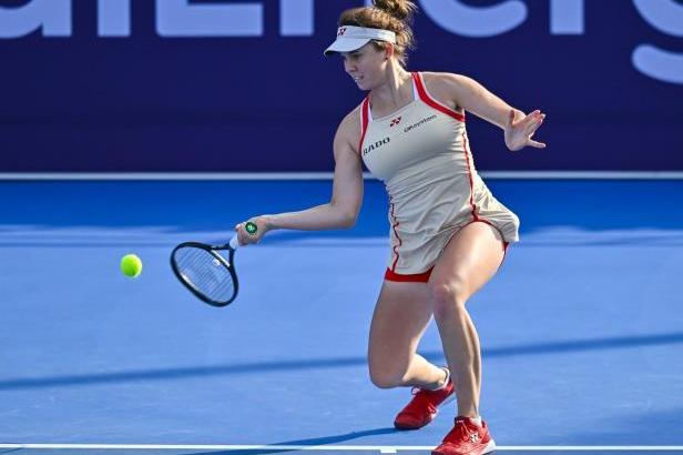 

Nosková i Muchová si v deštivé Dubaji zajistily osmifinále. Vondroušová nehrála

