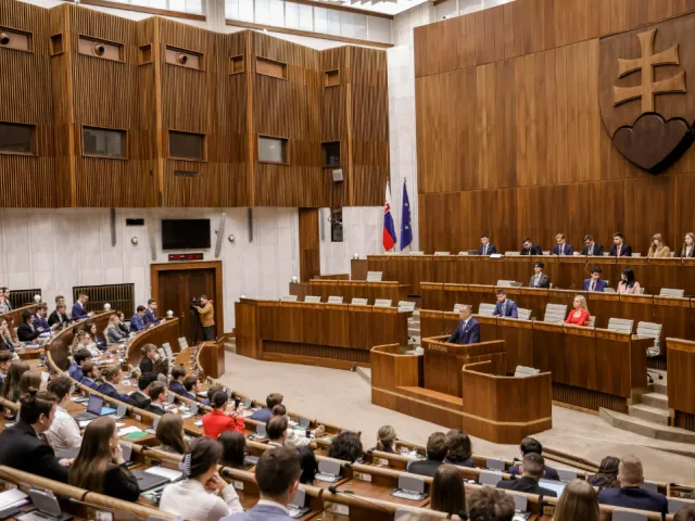 Obstrukce vládních poslanců na Slovensku zablokovala jednání o odvolání ministrů