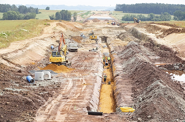 Stavba D6 se přesune do Karlovarského kraje, za dva roky má přibýt 15 kilometrů