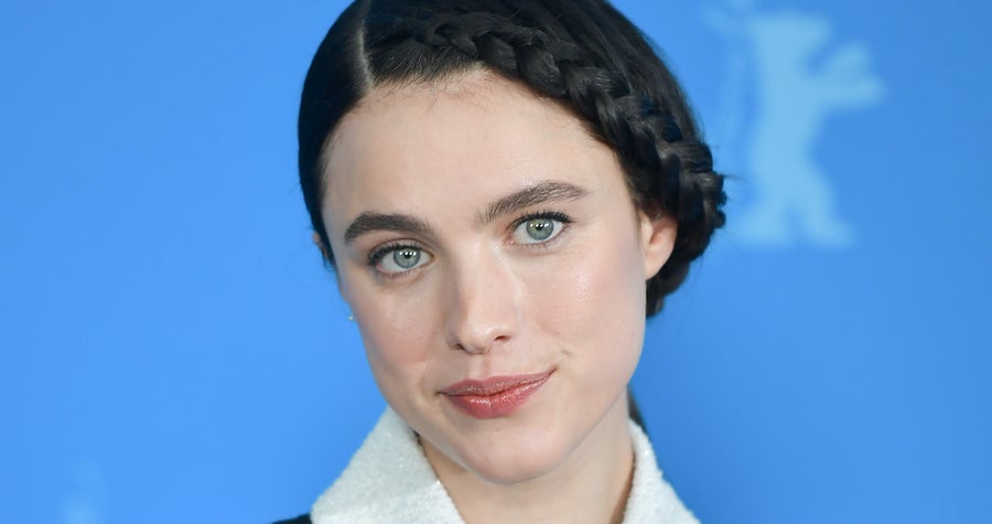 Margaret Qualley vrací do hry francouzský cop v ultra stylové verzi 2025