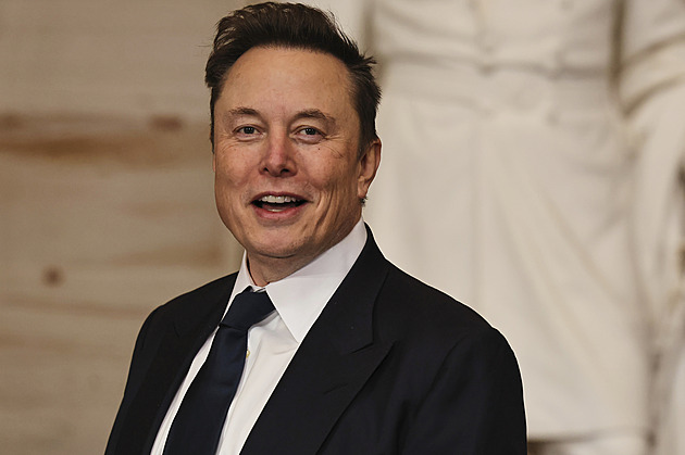 Musk může pokračovat. Soudkyně pravomoce jeho týmu prozatím neomezila