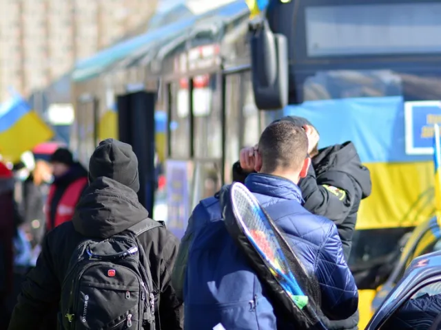 Čím dál méně Ukrajinců v zahraničí se chce vrátit domů. Již ani polovina, uvádí průzkum