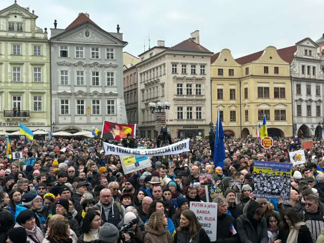 „Na Ukrajině každý den umírají civilisté,“ připomněl prezident Pavel v centru Prahy