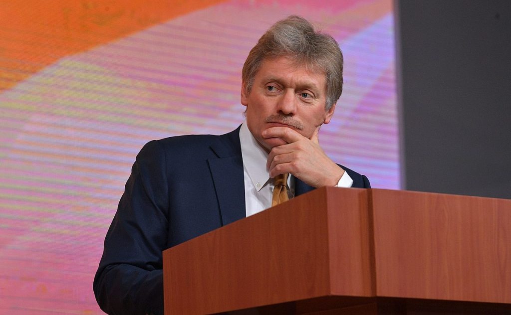 Trumpova slova o míru do týdne je třeba upřesnit, prohlásil Putinův mluvčí Dmitrij Peskov